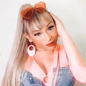 Meet your Posher, Byumi yoanna